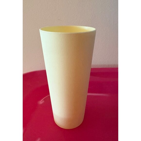 Vintage Nasco #1072 Beige/Red Plastic Tumblers Cups Red Strawberry Print Set 6 - Picture 7 of 8